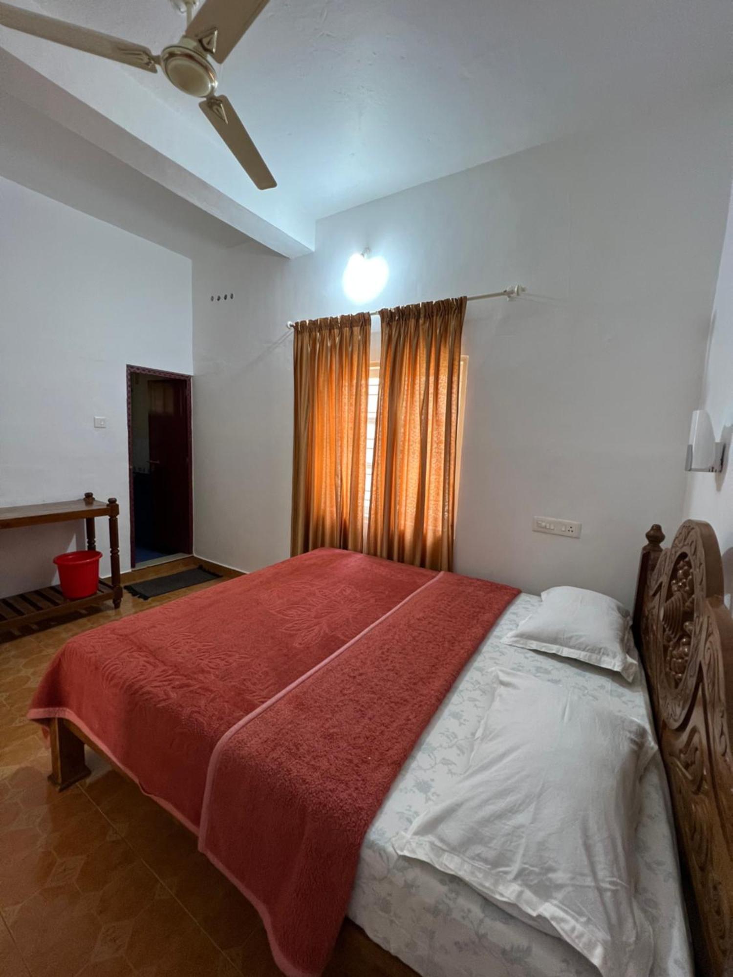 Tranquilou Homestay تيكَدِيْ المظهر الخارجي الصورة