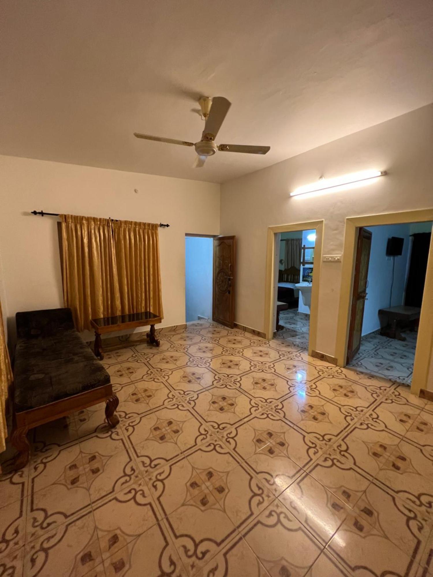 Tranquilou Homestay تيكَدِيْ المظهر الخارجي الصورة